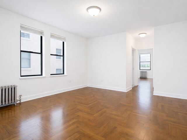 1-Bedroom at 105 Pinehurst Avenue