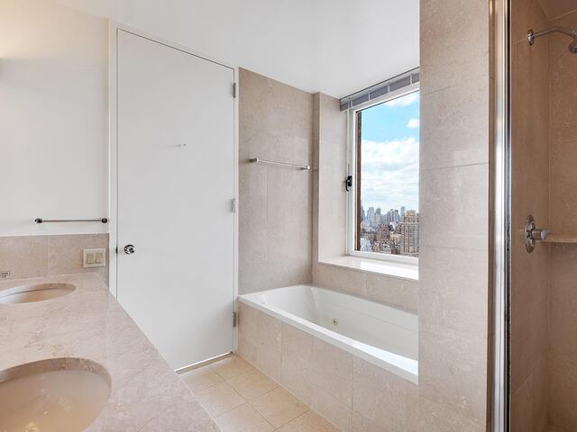 4-Bedroom at The Lucerne