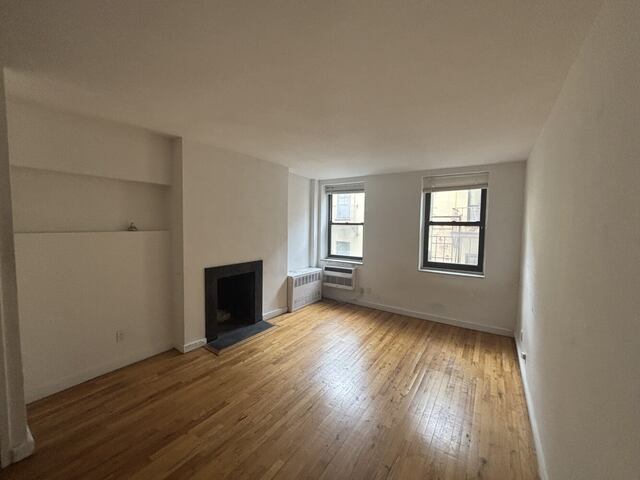 Studio at Sullivan Mews: 113 Sullivan