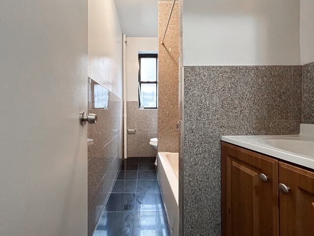 3-Bedroom at 3139 Broadway