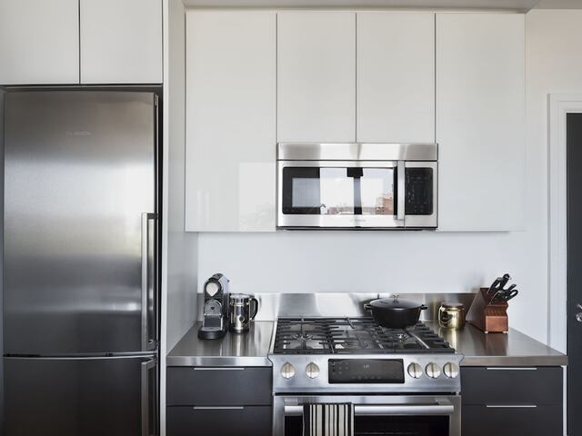 2-Bedroom at 300 Ashland Place