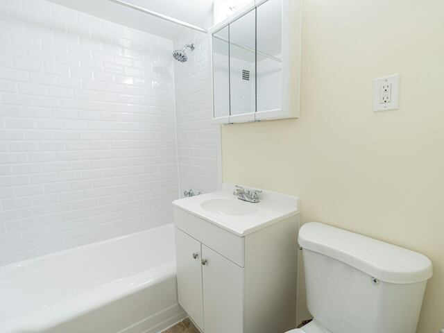 Studio at Parker Towers: 104-60 Queens Blvd