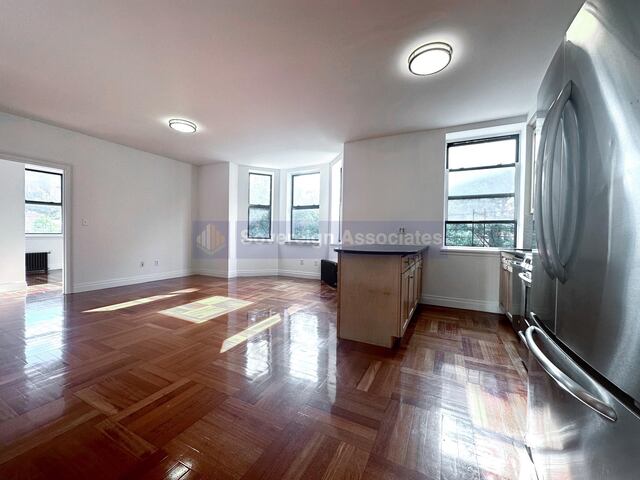 4-Bedroom at The Westbourne : 611 West 137th