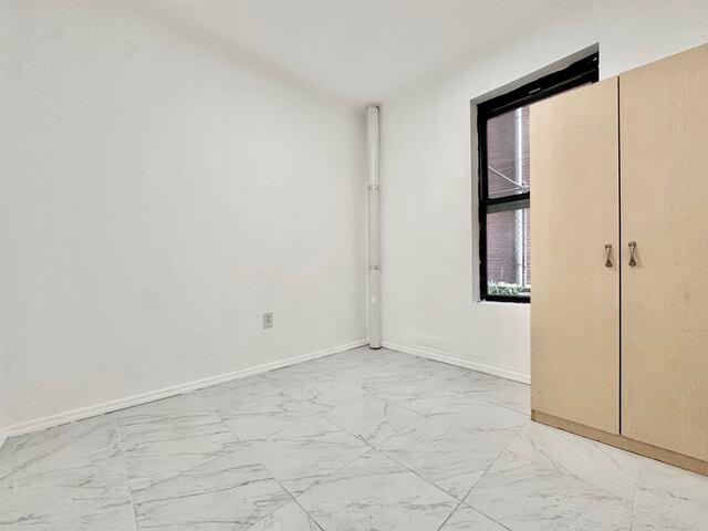 4-Bedroom at 3405 Broadway
