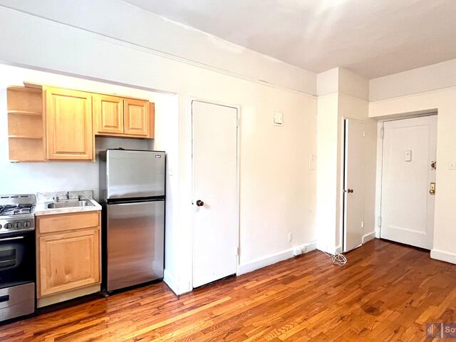 Studio at 936 West End Avenue