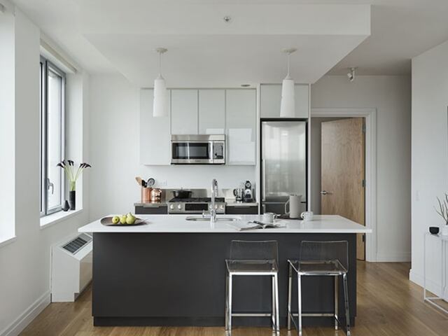 2-Bedroom at 300 Ashland Place