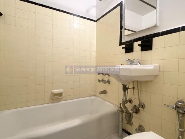 Studio at 936 West End Avenue