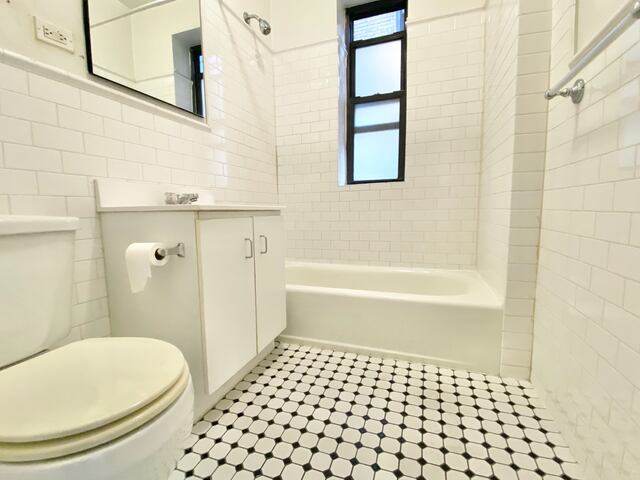 1-Bedroom at 105 Pinehurst Avenue