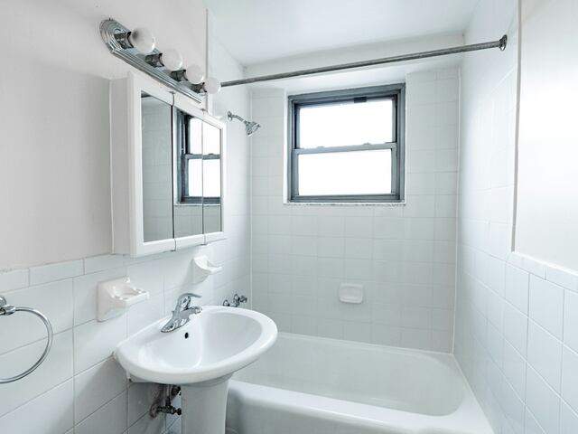 4-Bedroom at Parker Towers: 104-40 Queens Blvd