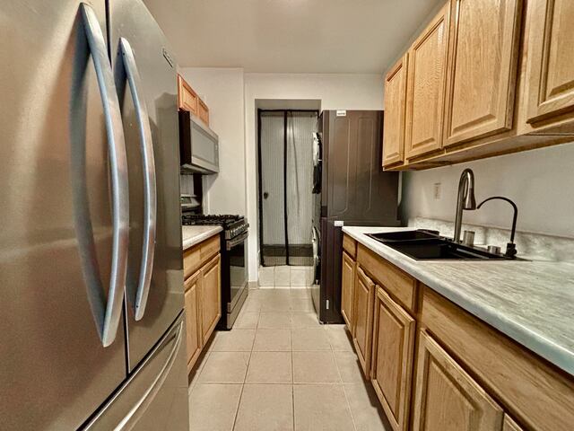 3-Bedroom at 3405 Broadway