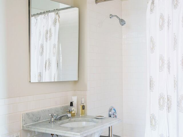 Studio at Court House Apartments