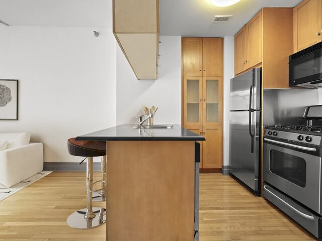 Studio at Court House Apartments