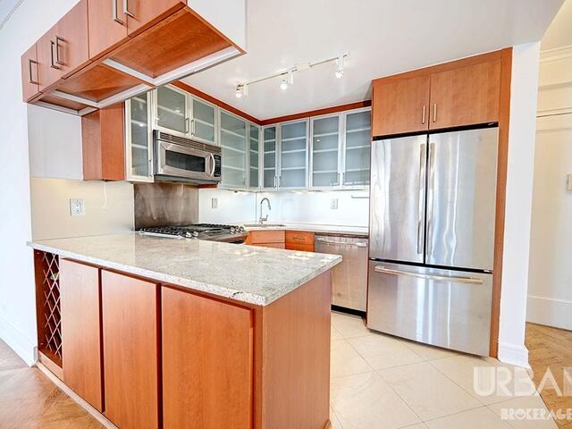 1-Bedroom at 10 West 74th Street