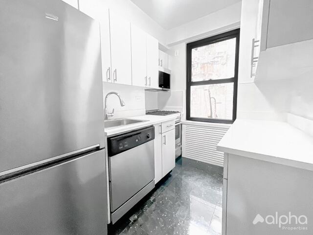 Studio at 20 Fifth Avenue