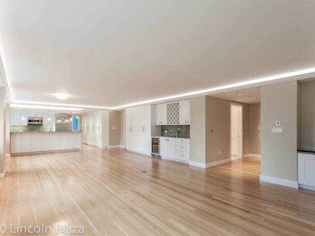4-Bedroom at 30 Lincoln Plaza