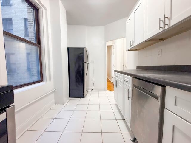 1-Bedroom at 106 Fort Washington Avenue
