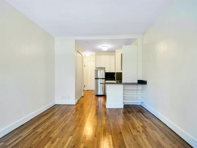 Studio at 1378 York Avenue
