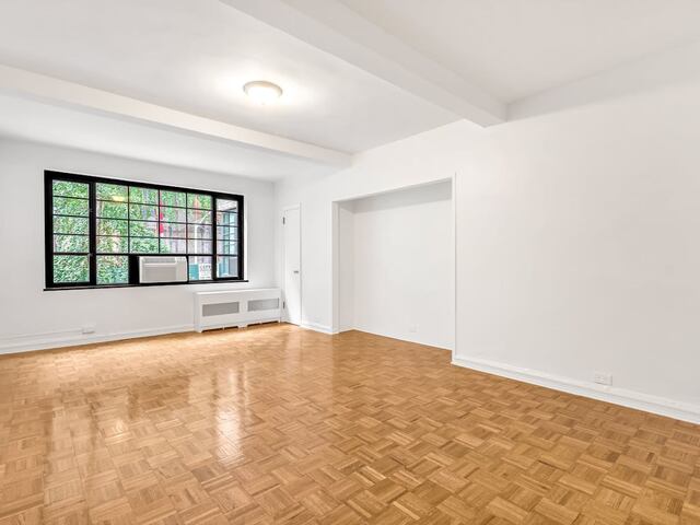 Studio at The Beaux Arts: 307 East 44th