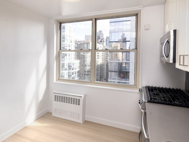 2-Bedroom at Murray Hill Manor