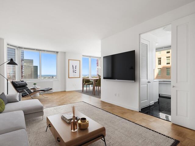 3-Bedroom at Barclay Tower