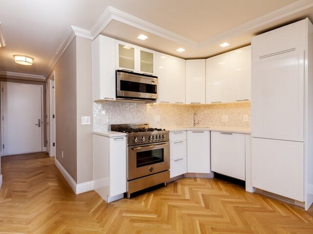 2-Bedroom at Yorkshire Towers