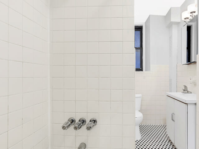 2-Bedroom at 121 Madison Avenue