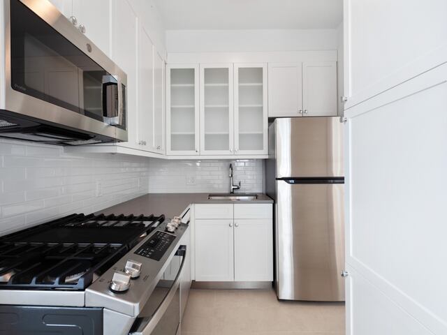 2-Bedroom at Two Lincoln Square