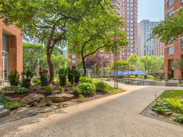 Studio at Kips Bay Court : 490 Second Ave