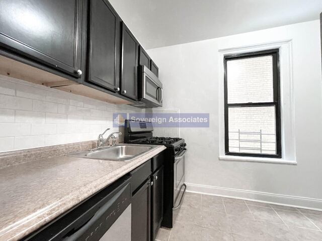 1-Bedroom at 106 Fort Washington Avenue