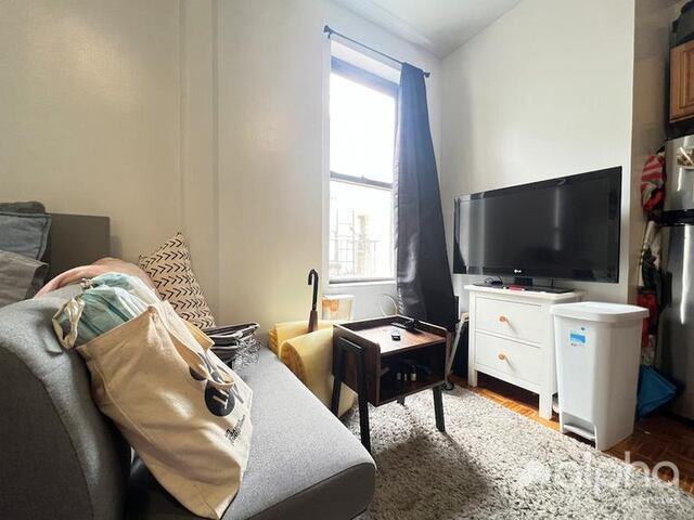 Studio at 332 East 95th Street