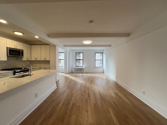 3-Bedroom at 900 West End Avenue