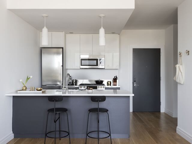 2-Bedroom at 300 Ashland Place