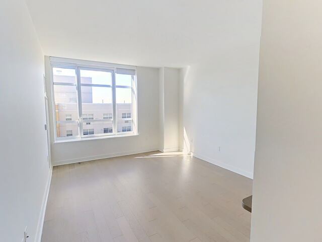 2-Bedroom at Hoyt and Horn