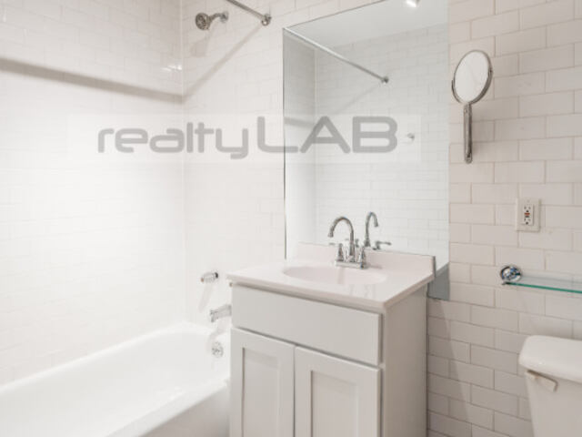 Studio at 1236 Atlantic Avenue