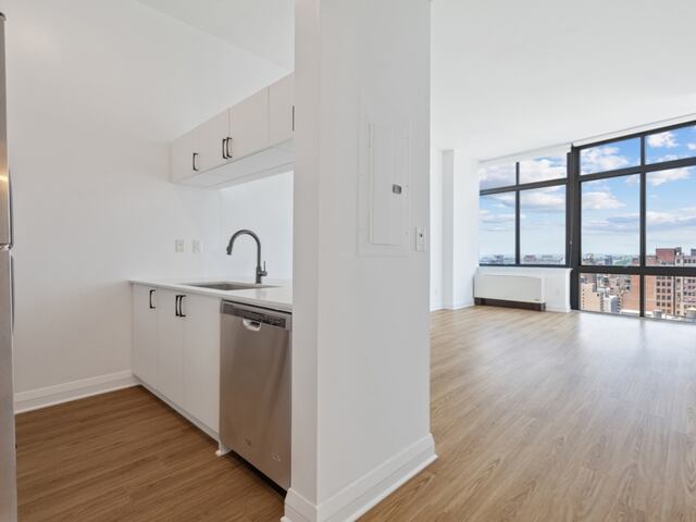 1-Bedroom at 800 Sixth Avenue