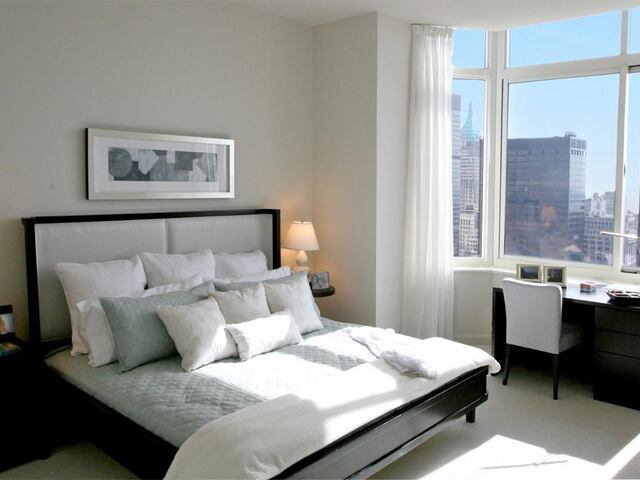 2-Bedroom at Barclay Tower
