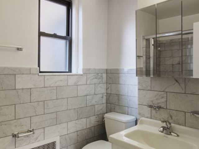 1-Bedroom at 405 East 54th Street