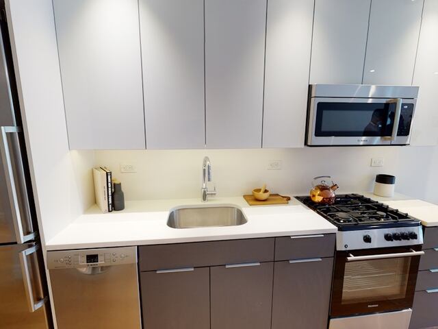 Studio at 325 Kent Avenue