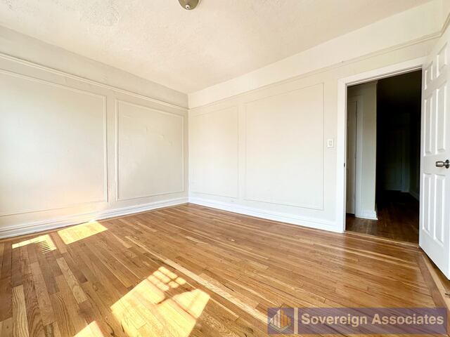 1-Bedroom at 1845 Hobart Avenue