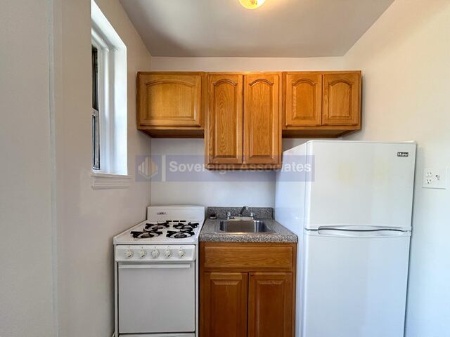 Studio at 936 West End Avenue