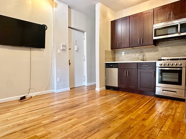 2-Bedroom at 386 Manhattan Avenue