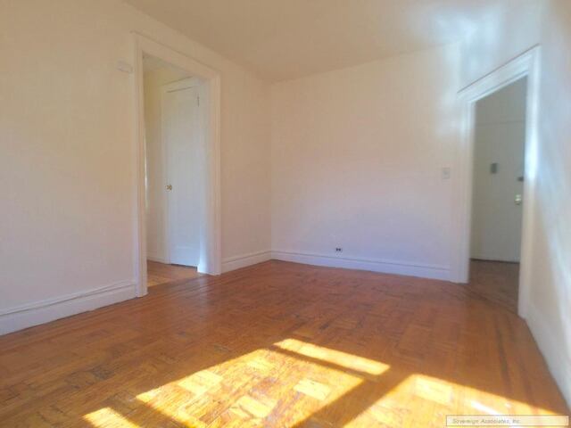 Manhattan Valley (NYC): neighborhood, apartment buildings, no-fee rentals