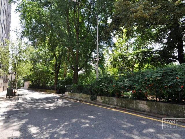 2-Bedroom at 290 Riverside Drive