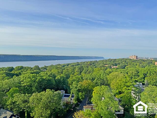 2-Bedroom at Briar Hill