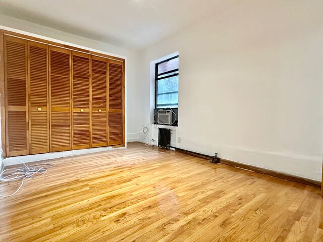 4-Bedroom at 3405 Broadway
