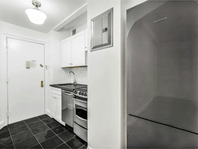 Studio at The Beaux Arts: 307 East 44th