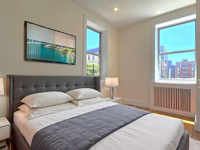 4-Bedroom at 4300 Broadway