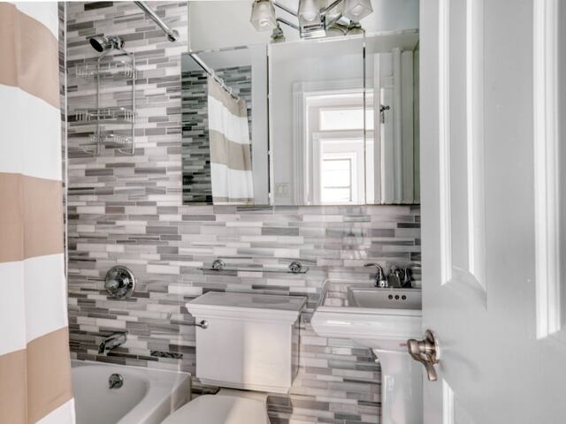 1-Bedroom at 229 First Avenue