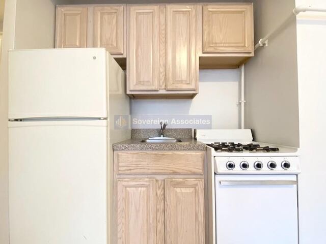 Studio at 936 West End Avenue