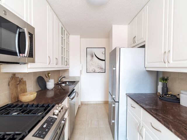 1-Bedroom at Kips Bay Court : 520 Second Ave